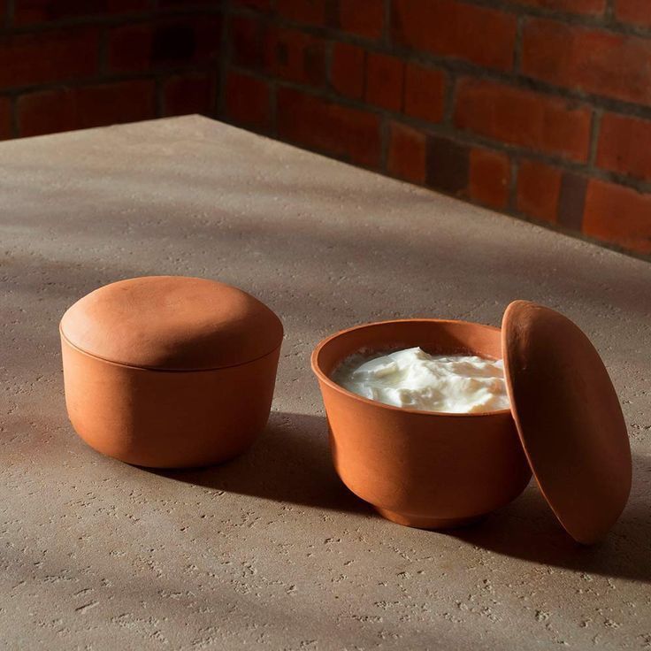 Clay yogurt pot