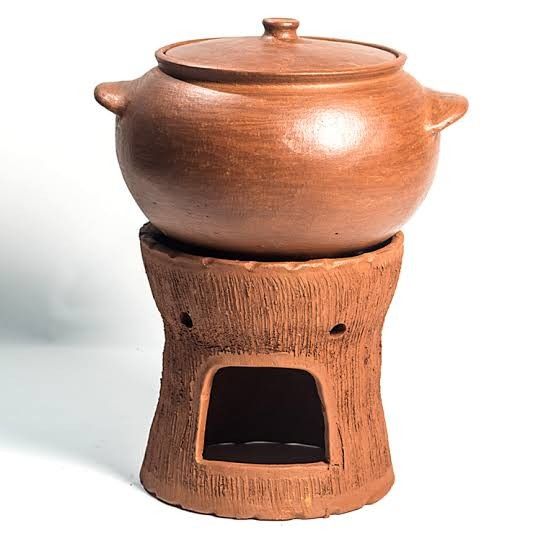 Earthen cooking pot