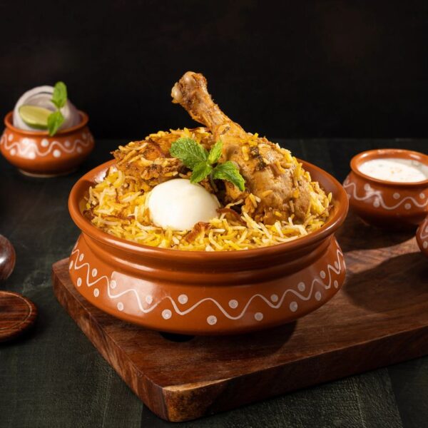 Clay biriyani pot